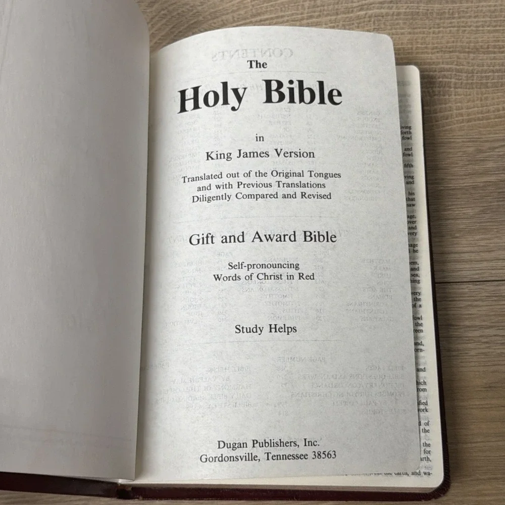 Holy Bible New King James Version‎ Red Letter Edition Bonded Leather Gold Edge